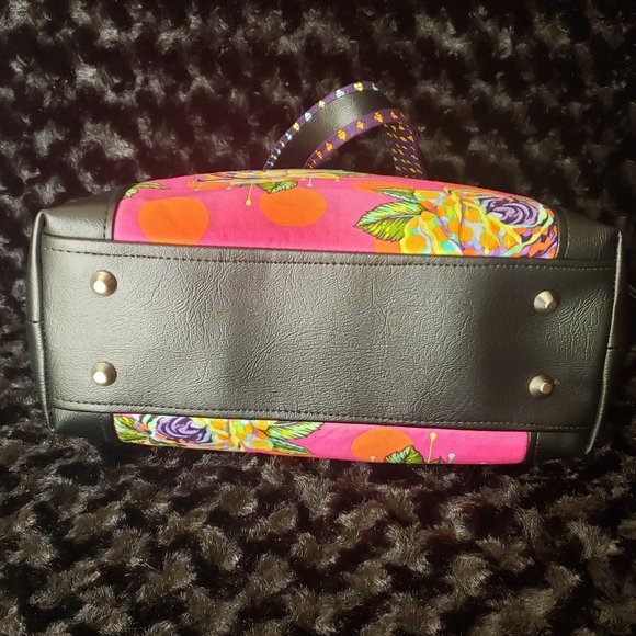 Pink/Black Painted Roses Handbag - Picture 9 of 11